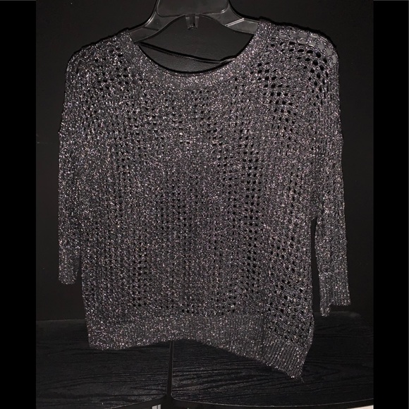 Express quarter-sleeve top - Picture 2 of 3